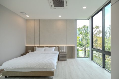 House in Saphan Sung, Bangkok, Thailand 4 bedrooms № 155172 - photo 16