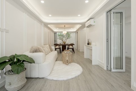 House in Watthana, Bangkok, Thailand 4 bedrooms № 155171 - photo 4