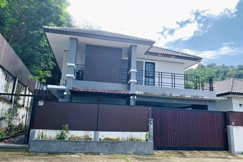 House in Phuket, Thailand 3 bedrooms № 155170 - photo 1