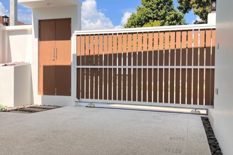 Villa in Phuket, Thailand 3 bedrooms № 155174 - photo 15