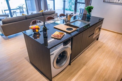 Condo in Bang Tao, Thailand, 2 bedrooms  № 166429 - photo 4