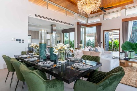 Villa in Bang Tao, Thailand 4 bedrooms № 166428 - photo 10