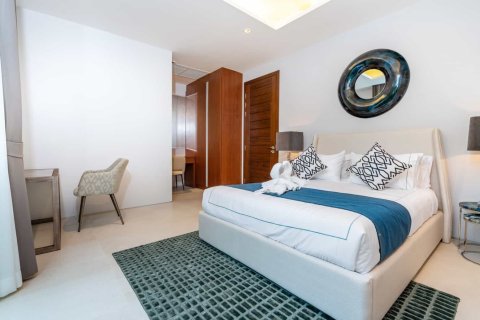 Villa in Bang Tao, Thailand 4 bedrooms № 166428 - photo 9
