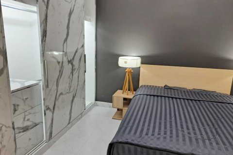 Condo in Khlong Toei, Bangkok, Thailand, 2 bedrooms  № 160511 - photo 12