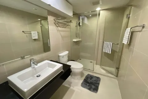 Condo in Huai Khwang, Bangkok, Thailand, 3 bedrooms № 160513 - photo 7