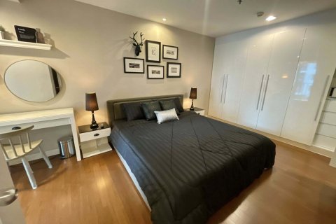 Condo in Huai Khwang, Bangkok, Thailand, 3 bedrooms № 160513 - photo 2