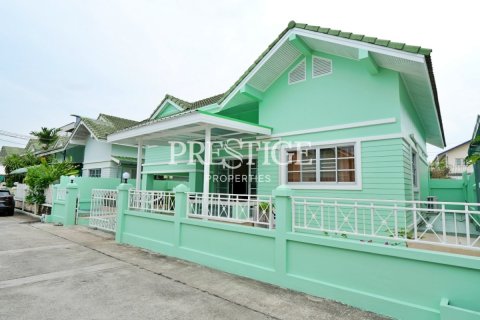 House in Pattaya, Thailand 3 bedrooms № 198621