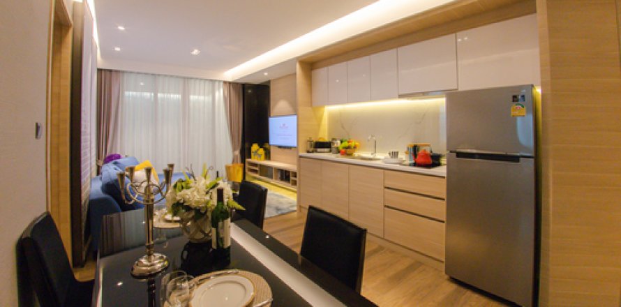 Apartment in Pattaya, Thailand 3 rooms № 195749