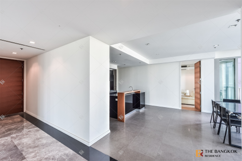 Condo in Bangkok, Thailand, 3 bedrooms  № 187343 - photo 10
