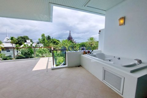 Condo in Pattaya, Thailand, 2 bedrooms № 196782 - photo 2