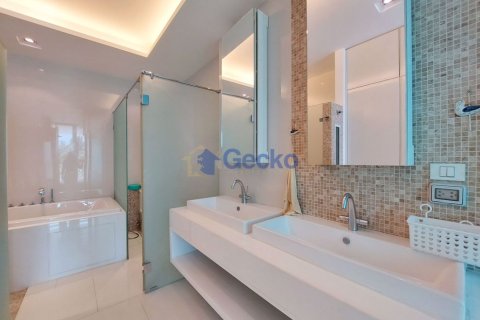 Condo in Pattaya, Thailand, 2 bedrooms № 196782 - photo 14
