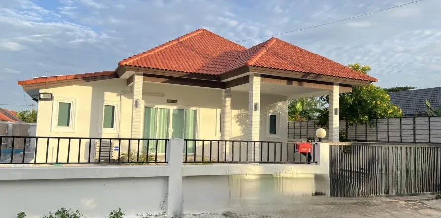 Villa in Cha-am, Thailand 3 bedrooms № 149509