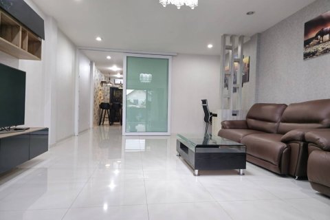 Таунхаус в Паттайе, Таиланд с 4 спальнями  № 149510 - фото 16