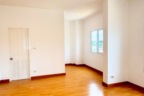 Дом в Сам Пхране, Таиланд с 3 спальнями  № 136047 - фото 5