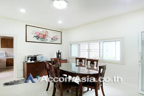 Haus in Phra Khanong, Bangkok, Thailand 5 Schlafzimmer № 215713 - Foto 3