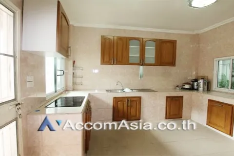 Haus in Phra Khanong, Bangkok, Thailand 5 Schlafzimmer № 215713 - Foto 4