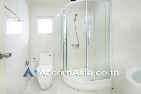 Haus in Phra Khanong, Bangkok, Thailand 5 Schlafzimmer № 215713 - Foto 8