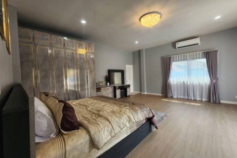 Villa in Bang Sare, Thailand 3 bedrooms № 119429 - photo 9