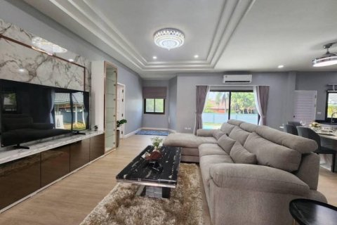 Villa in Bang Sare, Thailand 3 bedrooms № 119429 - photo 3