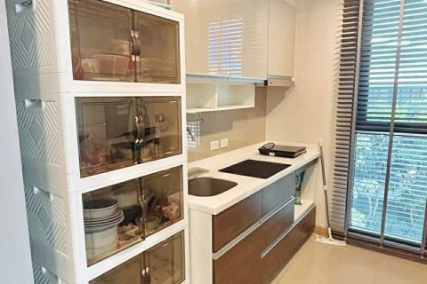 Condo in Huai Khwang, Bangkok, Thailand, 2 bedrooms № 157237 - photo 2