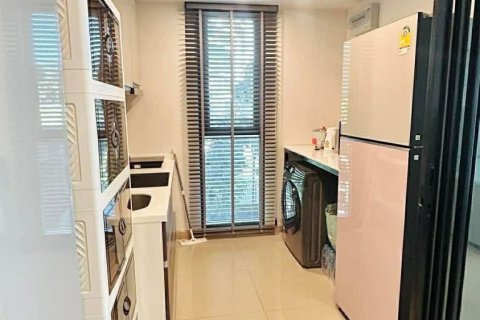 Condo in Huai Khwang, Bangkok, Thailand, 2 bedrooms № 157237 - photo 8
