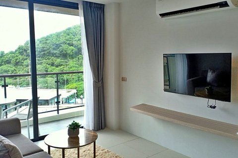 Condo in Phuket, Thailand, 2 bedrooms  № 149495 - photo 1