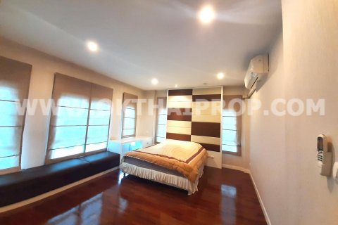 House in Nonthaburi, Thailand 3 bedrooms № 154338 - photo 6