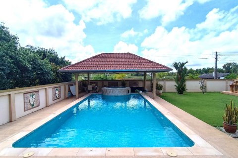 Villa in Rayong, Thailand 2 bedrooms № 154337 - photo 19