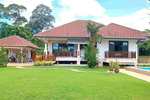 Villa in Rayong, Thailand 2 bedrooms № 154337 - photo 2