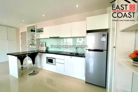 Condominio de 2 dormitorios en Jomtien Beach, Pattaya, Tailandia № 213275 - foto 3