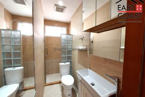 Casa de 3 dormitorios en Jomtien Beach, Pattaya, Tailandia № 213272 - foto 26