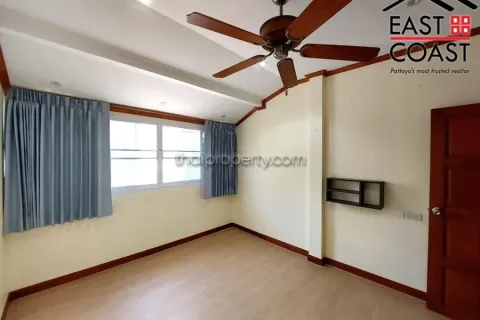 Casa de 3 dormitorios en Jomtien Beach, Pattaya, Tailandia № 213272 - foto 24