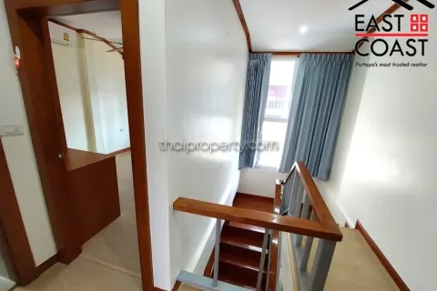 Casa de 3 dormitorios en Jomtien Beach, Pattaya, Tailandia № 213272 - foto 25