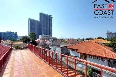 Casa de 3 dormitorios en Jomtien Beach, Pattaya, Tailandia № 213272 - foto 28