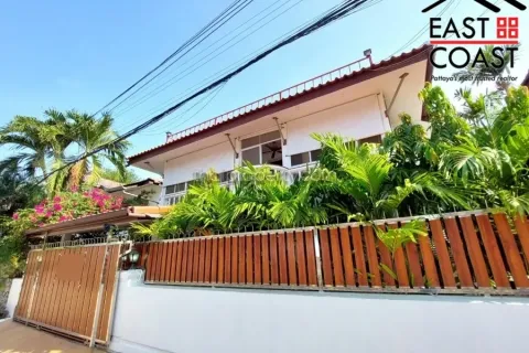 House on Jomtien Beach, Pattaya, Thailand 3 bedrooms № 213272