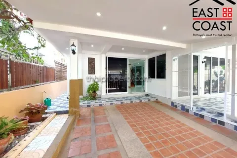 Casa de 3 dormitorios en Jomtien Beach, Pattaya, Tailandia № 213272 - foto 29