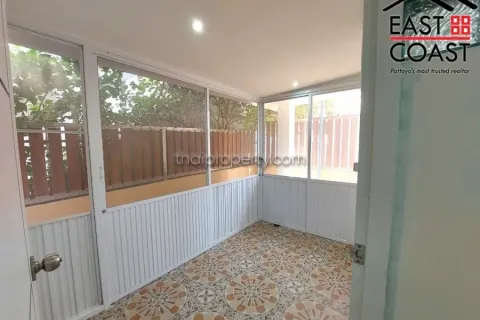 Casa de 3 dormitorios en Jomtien Beach, Pattaya, Tailandia № 213272 - foto 8