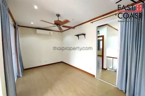 Casa de 3 dormitorios en Jomtien Beach, Pattaya, Tailandia № 213272 - foto 18