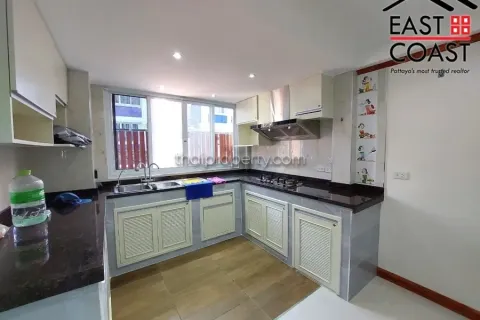 Casa de 3 dormitorios en Jomtien Beach, Pattaya, Tailandia № 213272 - foto 7