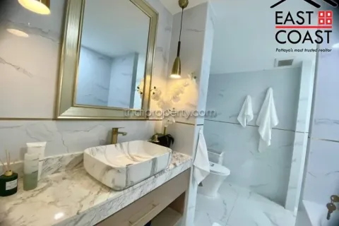 Casa de 4 dormitorios en Pattaya, Tailandia № 213276 - foto 14