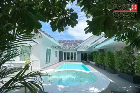 Casa de 4 dormitorios en Pattaya, Tailandia № 213276 - foto 2