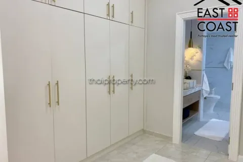 Casa de 4 dormitorios en Pattaya, Tailandia № 213276 - foto 19