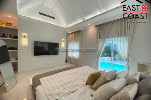 Casa de 4 dormitorios en Pattaya, Tailandia № 213276 - foto 13