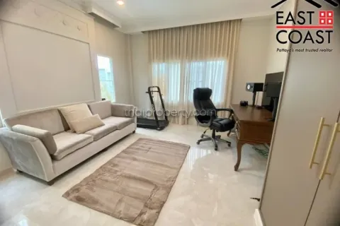 Casa de 4 dormitorios en Pattaya, Tailandia № 213276 - foto 18