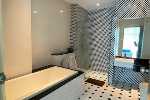 Condo in Kathu, Thailand, 3 bedrooms  № 141054 - photo 22