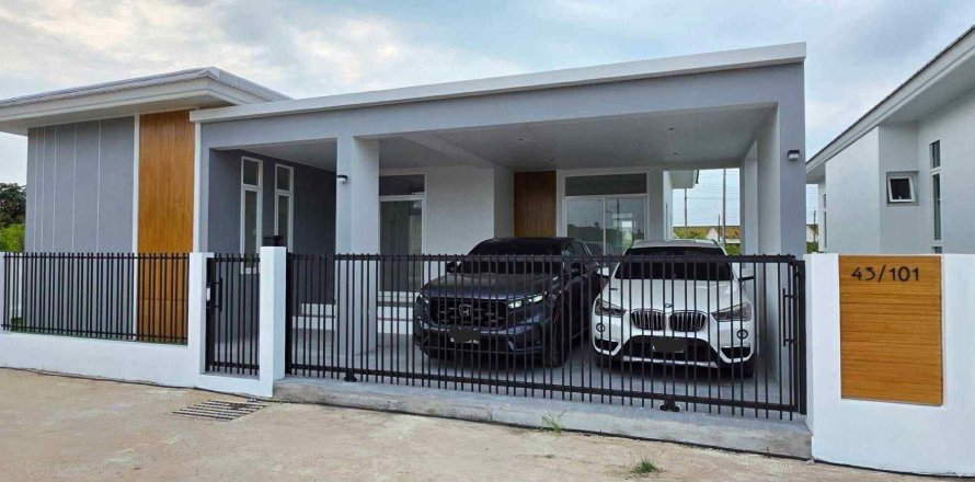 House in Hua Hin, Thailand 3 bedrooms № 141057