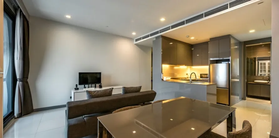 Condo in Bang Rak, Bangkok, Thailand, 2 bedrooms  № 148767