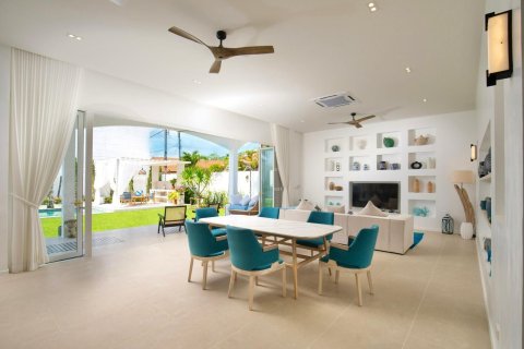 Villa in Phuket, Thailand 4 bedrooms № 148764 - photo 14