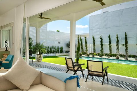 Villa in Phuket, Thailand 4 bedrooms № 148764 - photo 20