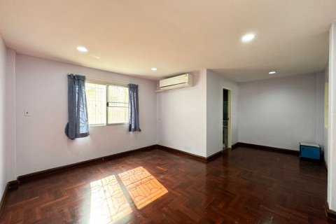 Таунхаус в Суан Луанге, Бангкок, Таиланд с 5 спальнями  № 148765 - фото 18